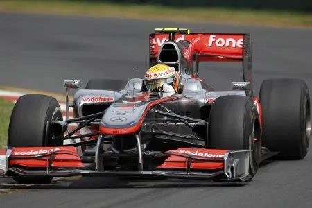 Lewis Hamilton lidera treinos do GP da Austrália