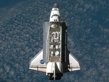  Em fevereiro, Obama anunciou o cancelamento do programa espacial Constellation, que levaria os americanos de volta à Lua até 2020