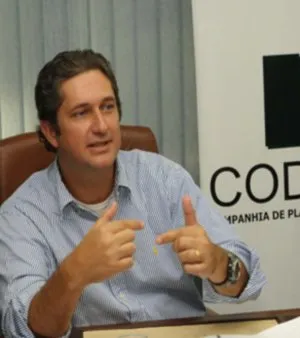  Rogério Rosso (PMDB) é eleito governador do DF.