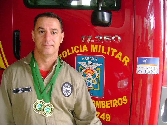 O cabo José Antonio dos Santos Melo, do Corpo de Bombeiros de Apucarana, foi campeão paranaense de Kung-Fu  