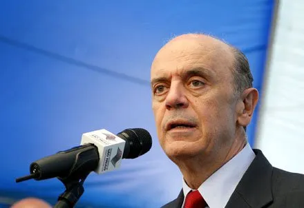  O pré-candidato tucano à Presidência da República, José Serra, cancelou hoje sua visita a Goiânia