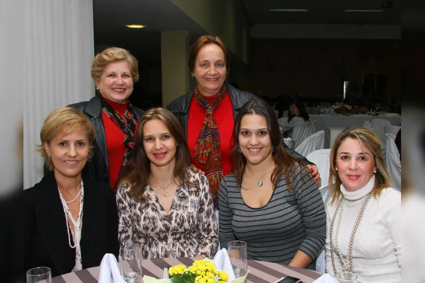   Dora Beleze, Sônia Muller, Rose Zacarias, Adriana Carolina, a “Bia”, com a filha Aline Usso Machado da Ponte e Liara Bittencourt 