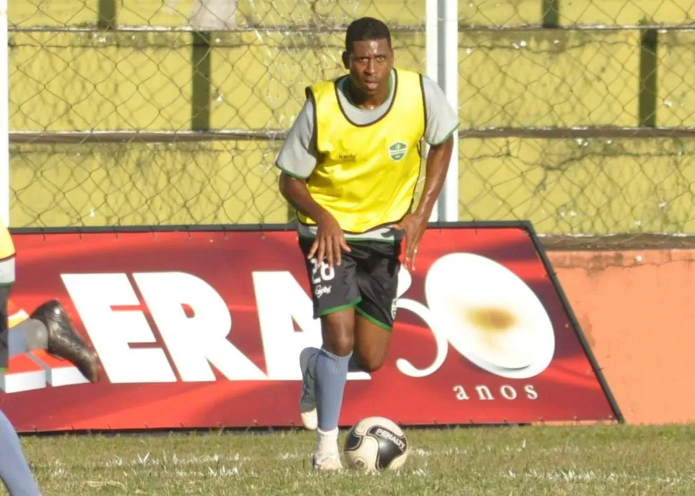 Atacante Diogo Correa de Oliveira