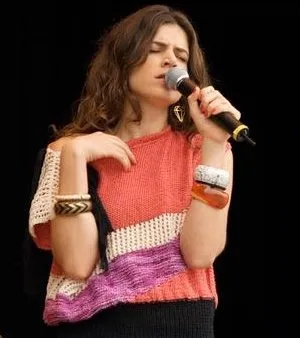  Mariana Aydar