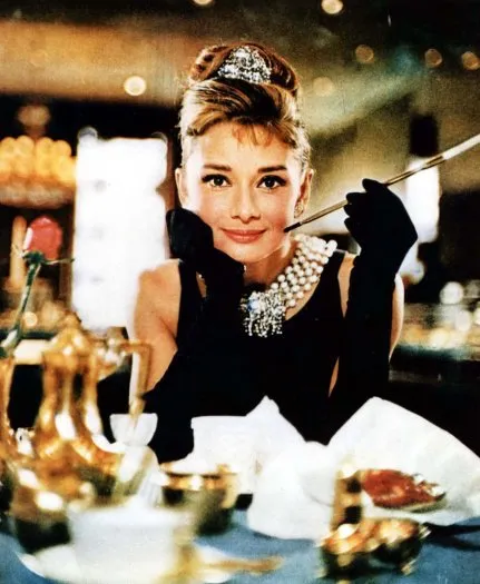  A atriz Audrey Hepburn em cena do filme Bonequinha de Luxo