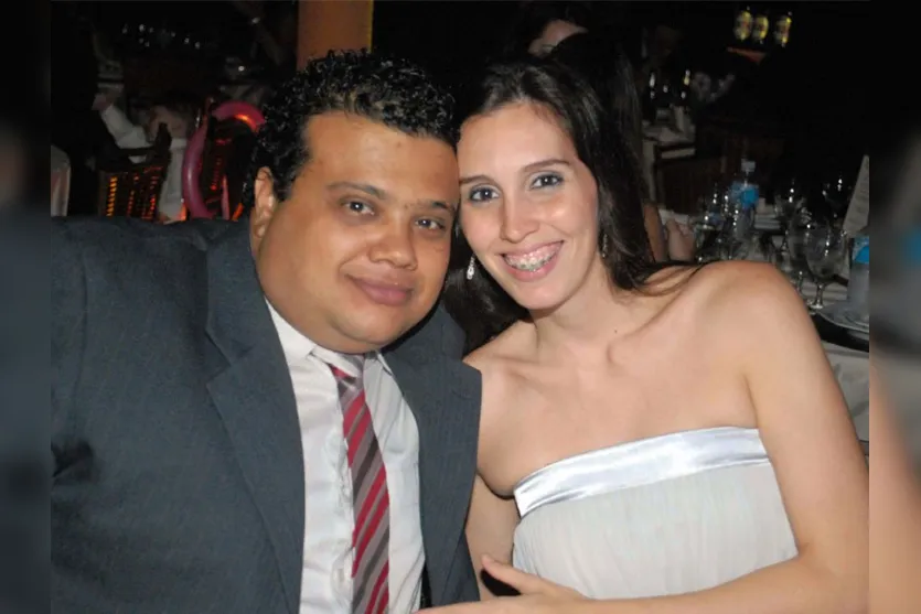   Marco Aurélio Santos e a noiva Marília Colao  