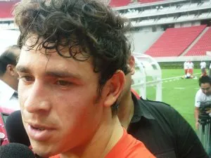  Atleta marcou gols decisivos contra Estudiantes e São Paulo