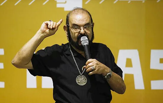  O José Mojica Marins durante palestra no Salão de Ideias, na abertura para o público da Bienal do Livro de SP