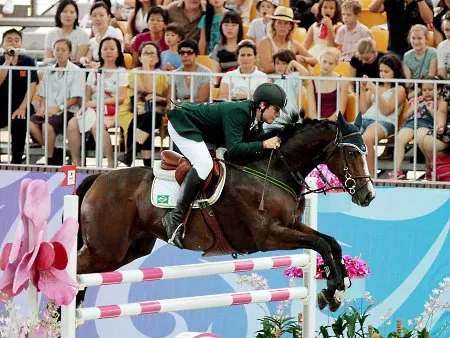  Guilherme Foroni teve de saltar com um cavalo "emprestado" em Cingapura