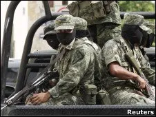  Militares mexicanos encontraram os 72 cadáveres
