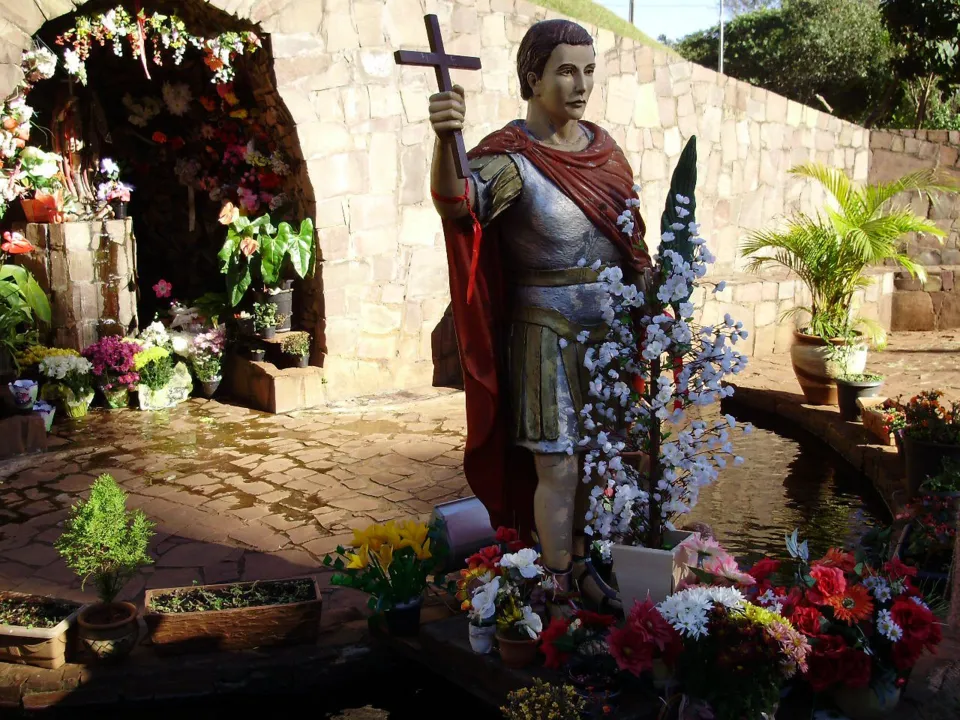  Estátua de Santo Expedito em Parque na cidade de Apucarana
