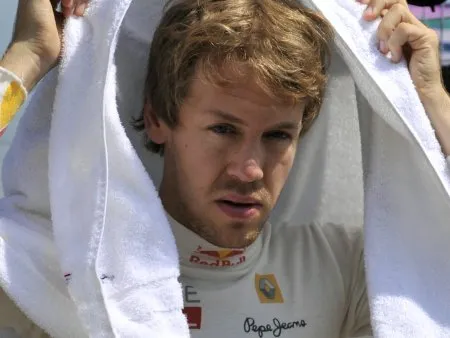  Sebastian Vettel é o 3º no campeonato, 10 pontos atrás de Mark Webber