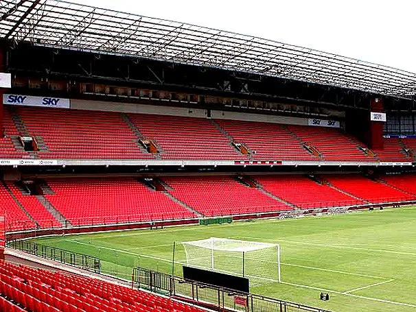  Atlético-PR assina termo para adequar Arena à Copa