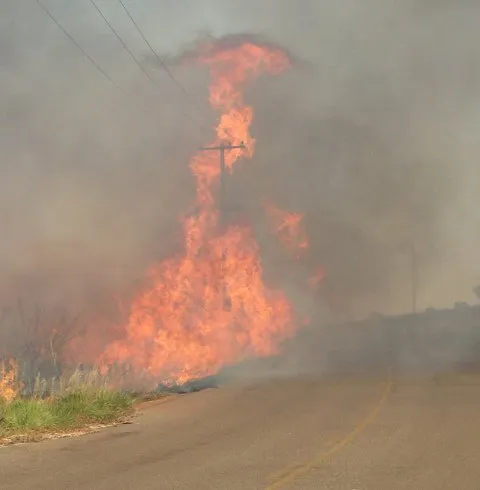  Ao visualizar um foco de incêndio que ofereça riscos ao tráfego, o motorista deve informar imediatamente à concessionária