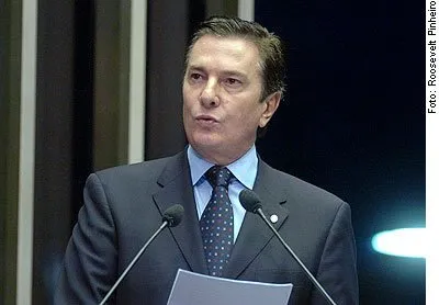 No último comício da campanha, o senador Fernando Collor, candidato ao governo pelo PTB, voltou a mandar os 'bandidecos' deixarem Alagoas