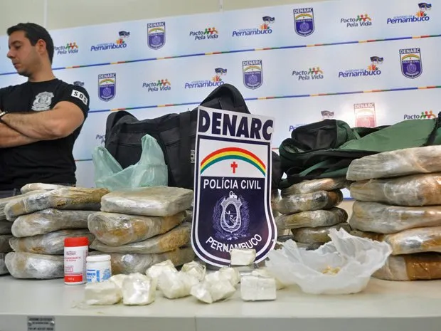  Policiais apreenderam maconha, cocaína e crack em Pernambuco
