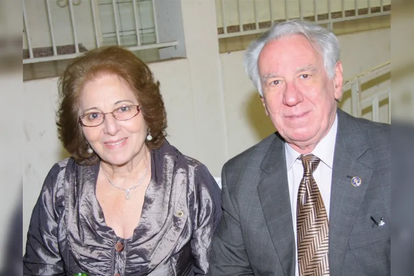   Sonia e Roberto Verdade, presidente do Lions Club Pioneiros Catedral de Maringá 