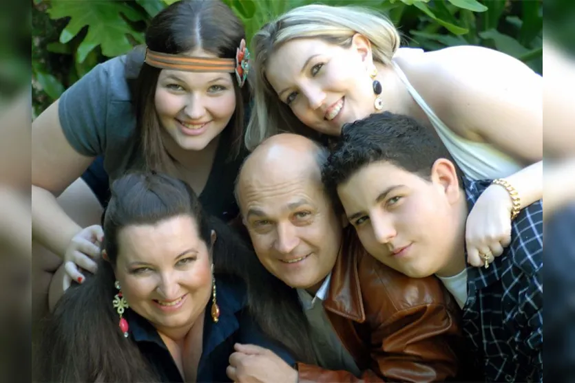   Destaque para a família Milani: Malu Romera e Osmar Milani, com os filhos Juliana, Manuela e Juninho 