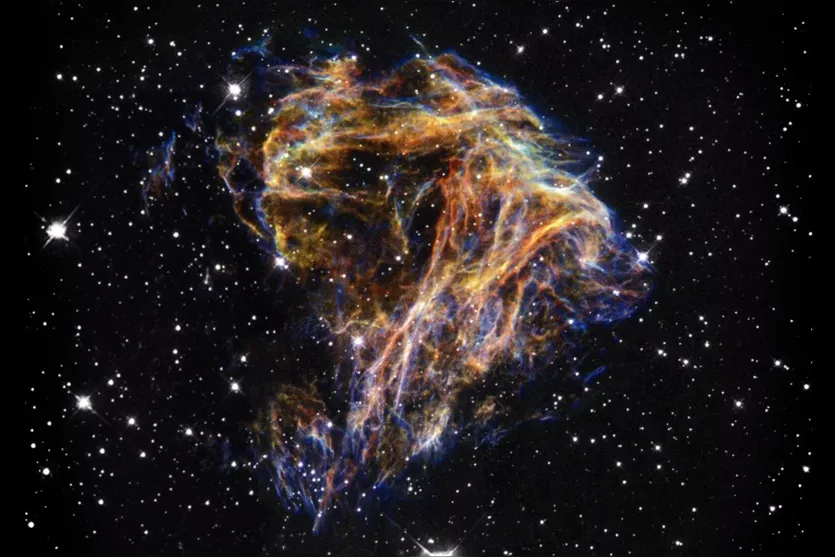  Restos de uma explosão estelar em uma galáxia vizinha 