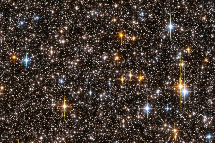   O telescópio Hubble capturou esta vista densa de mais de 150.000 estrelas em fevereiro de 2004 