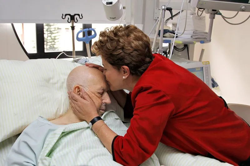  A presidenta eleita Dilma Rousseff visita o vice-presidente José Alencar, no Hospital Sírio-Libanês