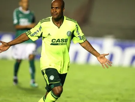  Marcos Assunção é uma das esperanças de bom desepenho em 2011 pela torcida do Palmeiras