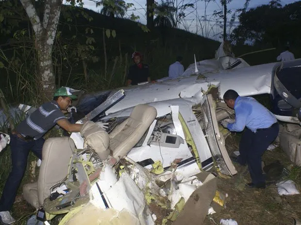  Menina de 13 anos sobreviveu à queda de avião bimotor em região rural da Venezuela; cinco ocupantes morreram