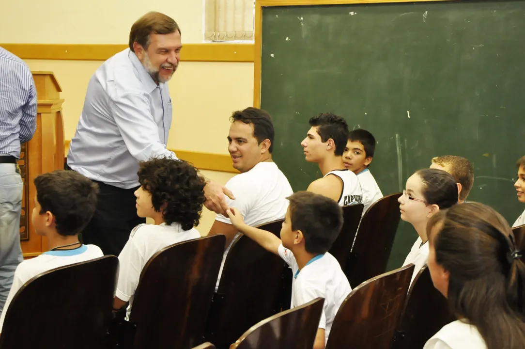  Flávio Arns se encontrou com alunos, professores e diretores, em Apucarana