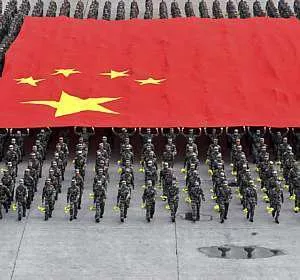  Soldados chineses ensaiam; Pequim tem o maior Exército do mundo