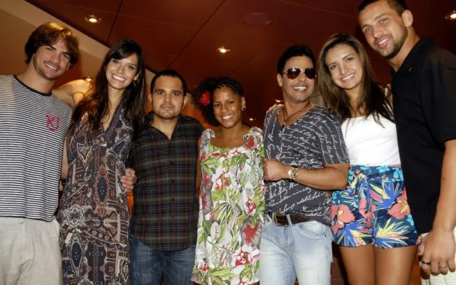  Zezé Di Camargo e Luciano receberam os ex-BBBs Rodrigo, Talula, Janaína, Natália e Diogo no cruzeiro "É o Amor"