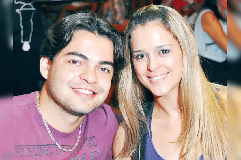   Anderson Ferreira e Ana Paula Almeida, curtiram entre amigos em choperia da cidade  