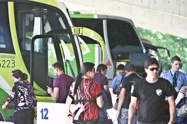 As passagens dos ônibus que fazem as linhas intermunicipais no Paraná foram reajustadas hoje de 9,99% a 10,51%