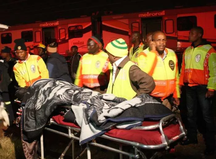  Batida de trens deixa  644 feridos na África do Sul 