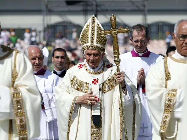 Papa defende celibato em discurso a seminaristas na Espanha