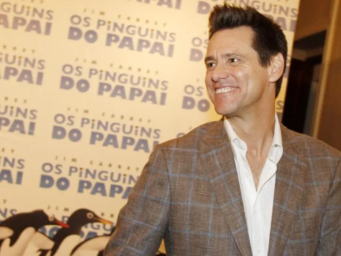 Jim Carrey é o protagonista de "Os Pinguins do Papai"
