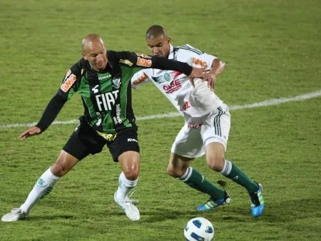 Maurício foi importante na defesa e fez o gol do empate para o Verdão 