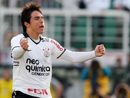 Wiliam foi um dos jogadores do Corinthians que deixou a desejar neste domingo