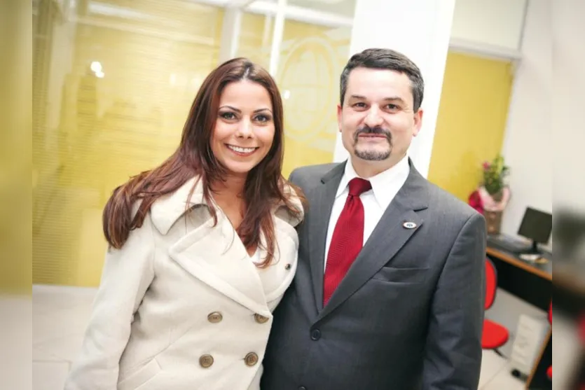   A empresária Lorena Pimpão acompanhada de Daniel Galiano 