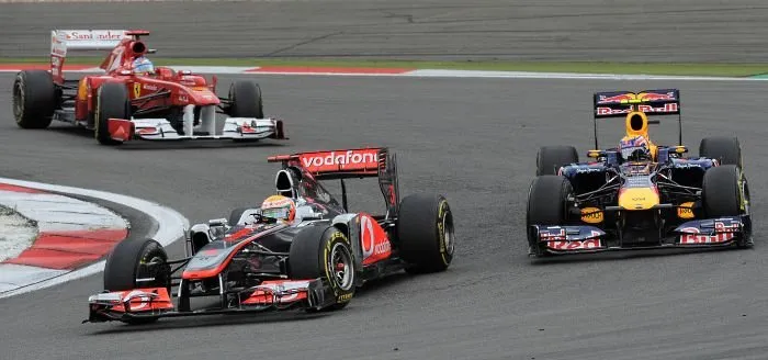 Hamilton lidera equilibrado 1.º treino do GP da Itália