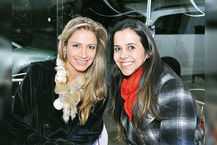   As belas Cintia Costa de Paula e Leticia Bento marcaram presença em evento da ala feminina  