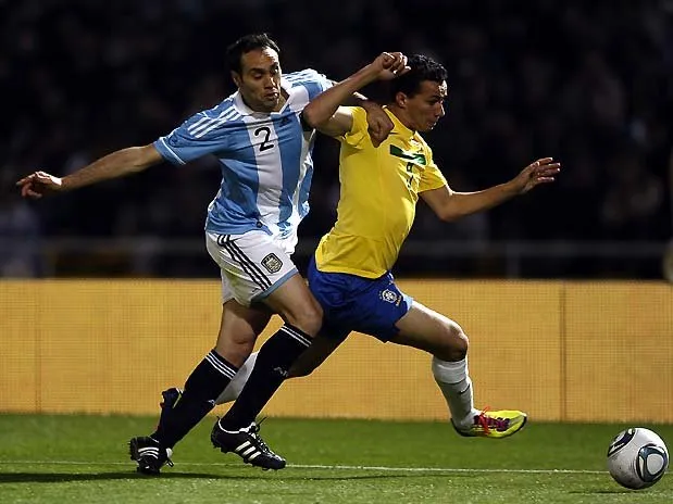  Apesar de pouco acionado, Leandro Damião conseguiu se destacar contra a Argentina