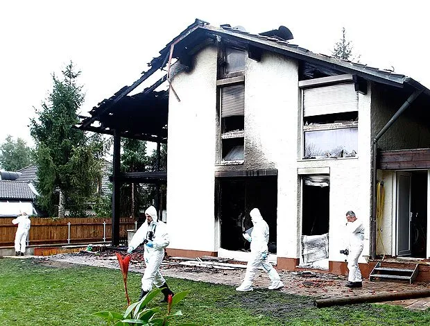 Imagem mostra residência após incêndio: dano estimado em R$ 2,57 milhões 