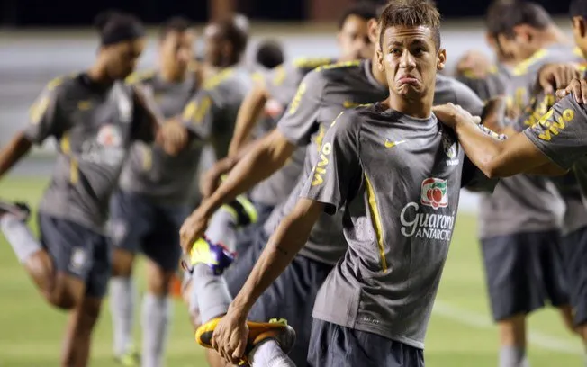 Neymar terá a companhia de Borges e Ronaldinho Gaúcho no ataque da seleção