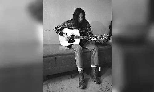 Neil Young prepara lançamento de dois álbuns para 2012