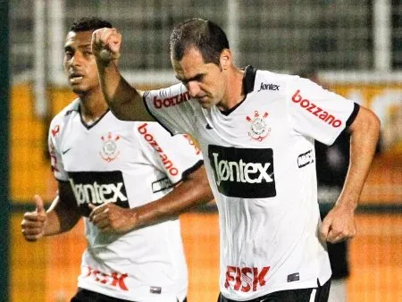 Danilo marcou o gol do Corinthians aos 38 minutos do segundo tempo
