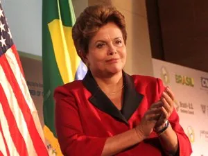 Dilma visita universidades no 2º dia de viagem aos EUA