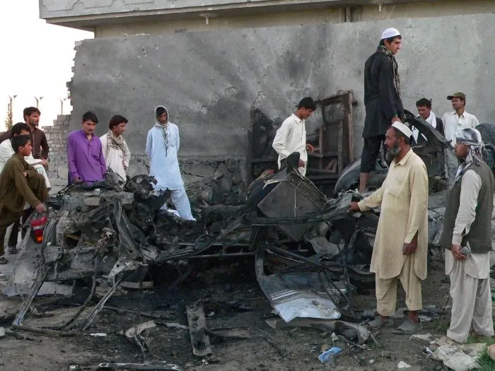  Talibãs lançam atentados simultâneos no Afeganistão e prometem mais violência