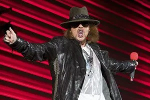 Axl Rose se desculpa por não comparecer ao Hall da Fama