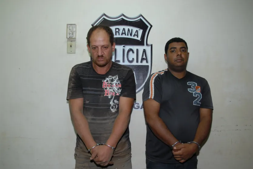   Dois dos assaltantes foram presos; eles são de Itu-SP e estavam morando em Ivaiporã há dois meses           (Foto: Delair Garcia) 