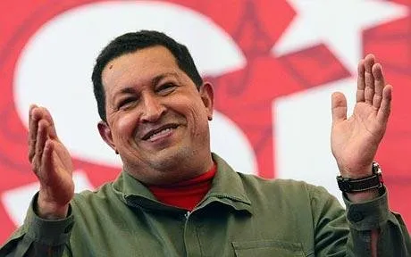 Hugo Chávez termina tratamento e comanda reunião do conselho